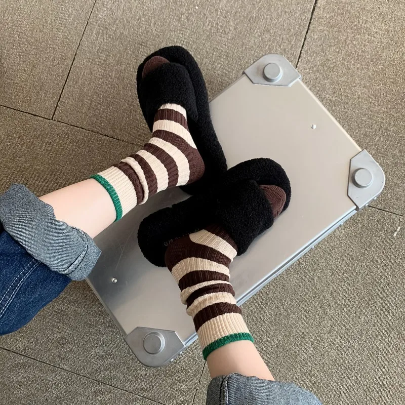 Fashion Vintage Warm Winter Mid-Tube Socks Simple Striped Casual Sports Socks female New High Quality Cotton Socks for Women
