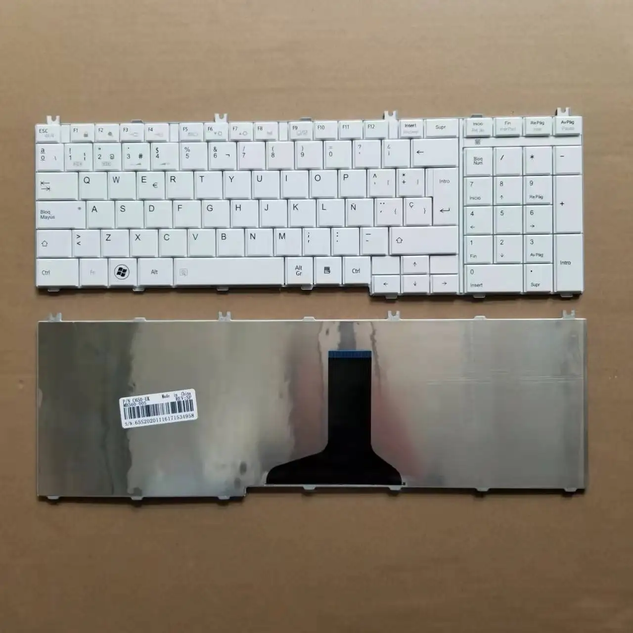 

Клавиатура белая испанская для ноутбука Toshiba Satellite C650 C660 C655 C675 L650 L660 L655 L675 C660d C650D Series SP