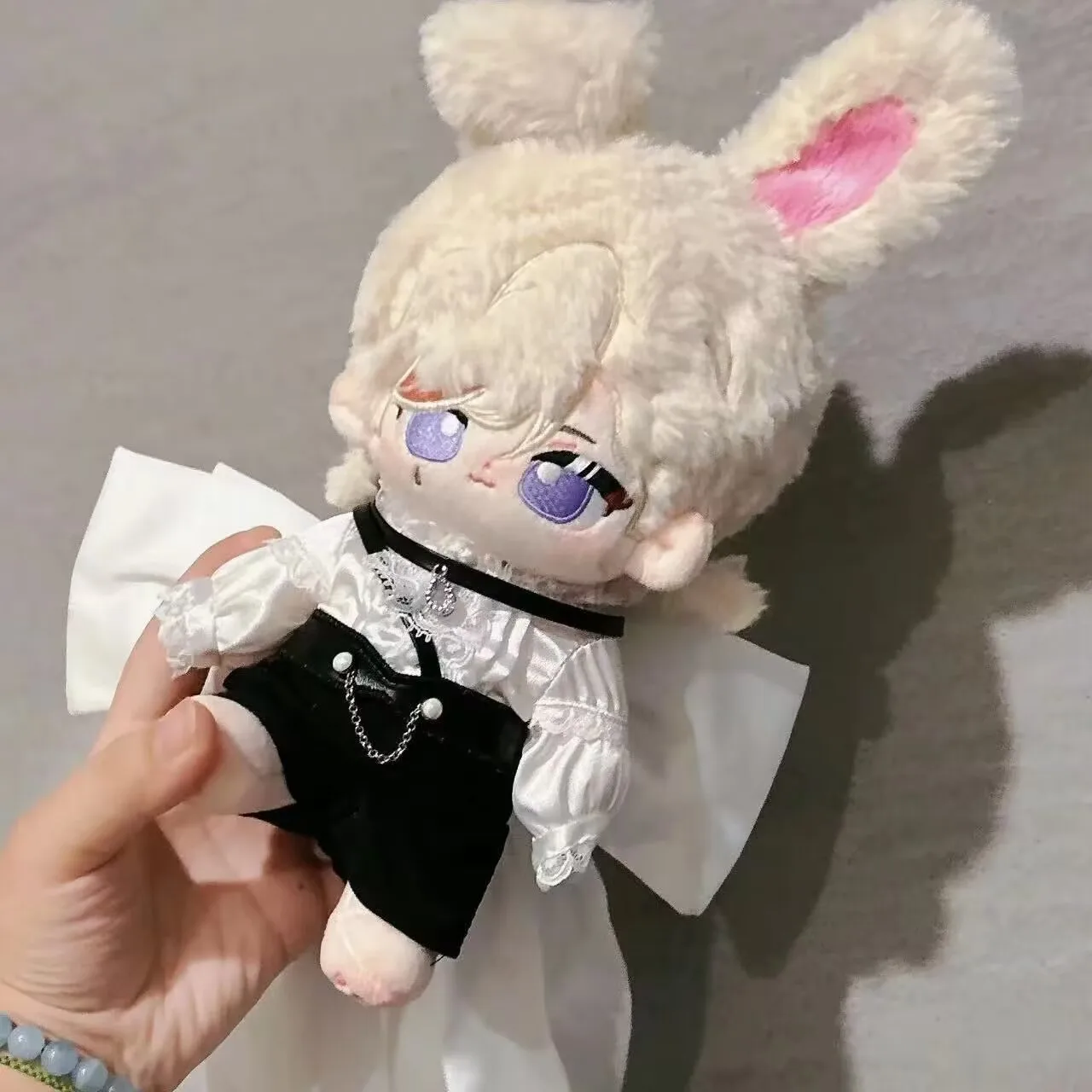 

Милый Genshin Impact Lyney Аниме игра плюшевая Мягкая кукла хлопковое тело Косплей наряд куклы монстр плюшевый подарок 20 см