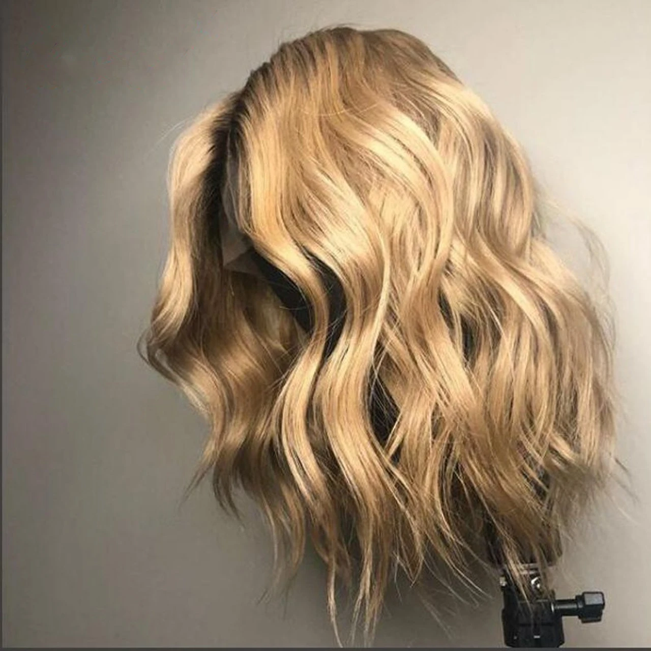 180 Плотность 26 дюймов Бесклеевой Мягкий Ombre Блондин Длинный Объемная Волна Парик