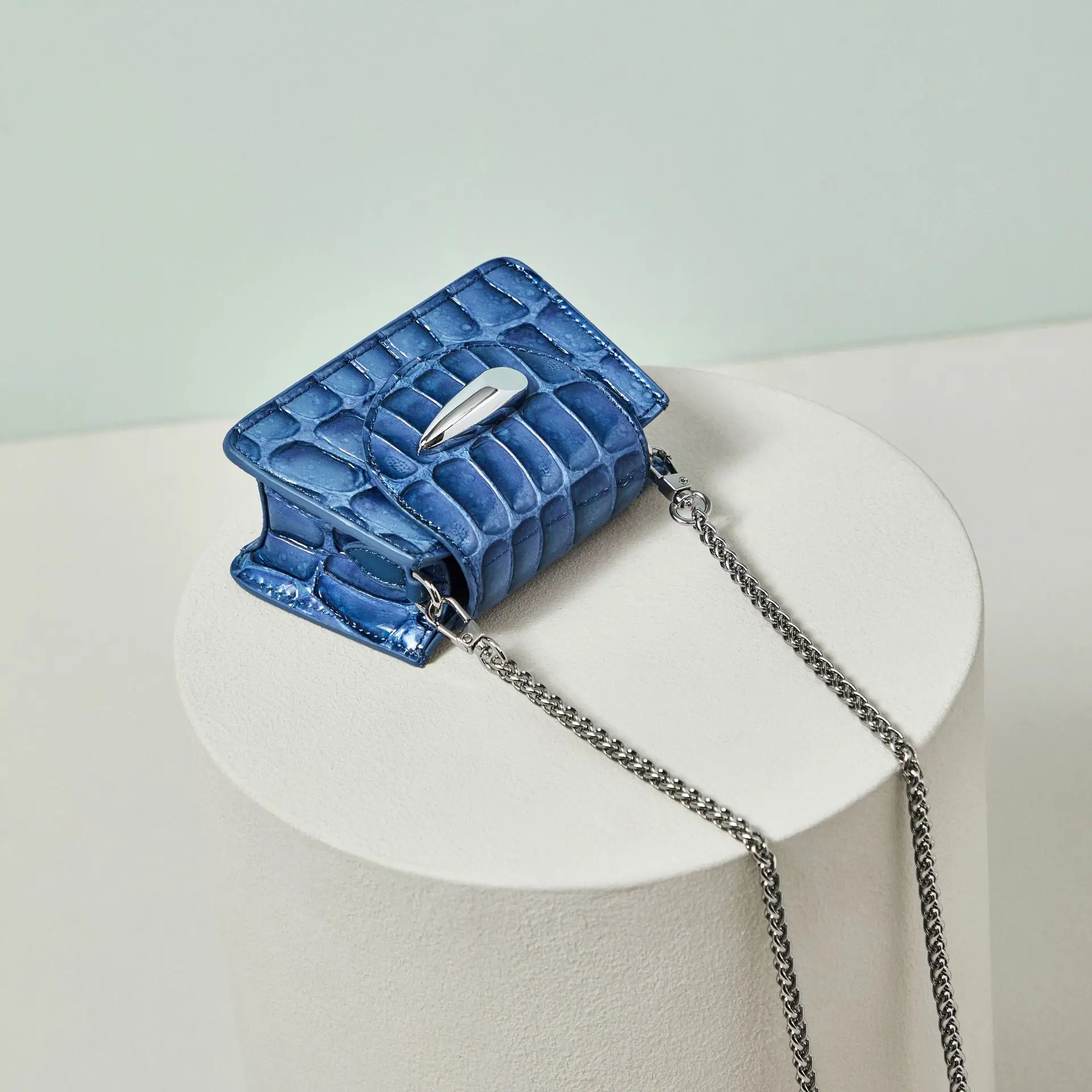 

2022 Fashion New Designer Women's Handbag Mini Leather Women's Bag Cowhide Single Shoulder Diagonal Small Bag