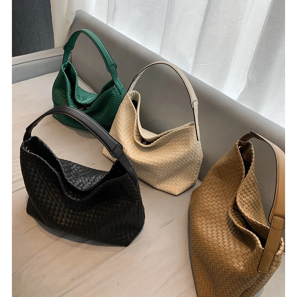 Senior sense of woven women's bags new large capacity retro bags Europe and the United States wind trend armpit bag