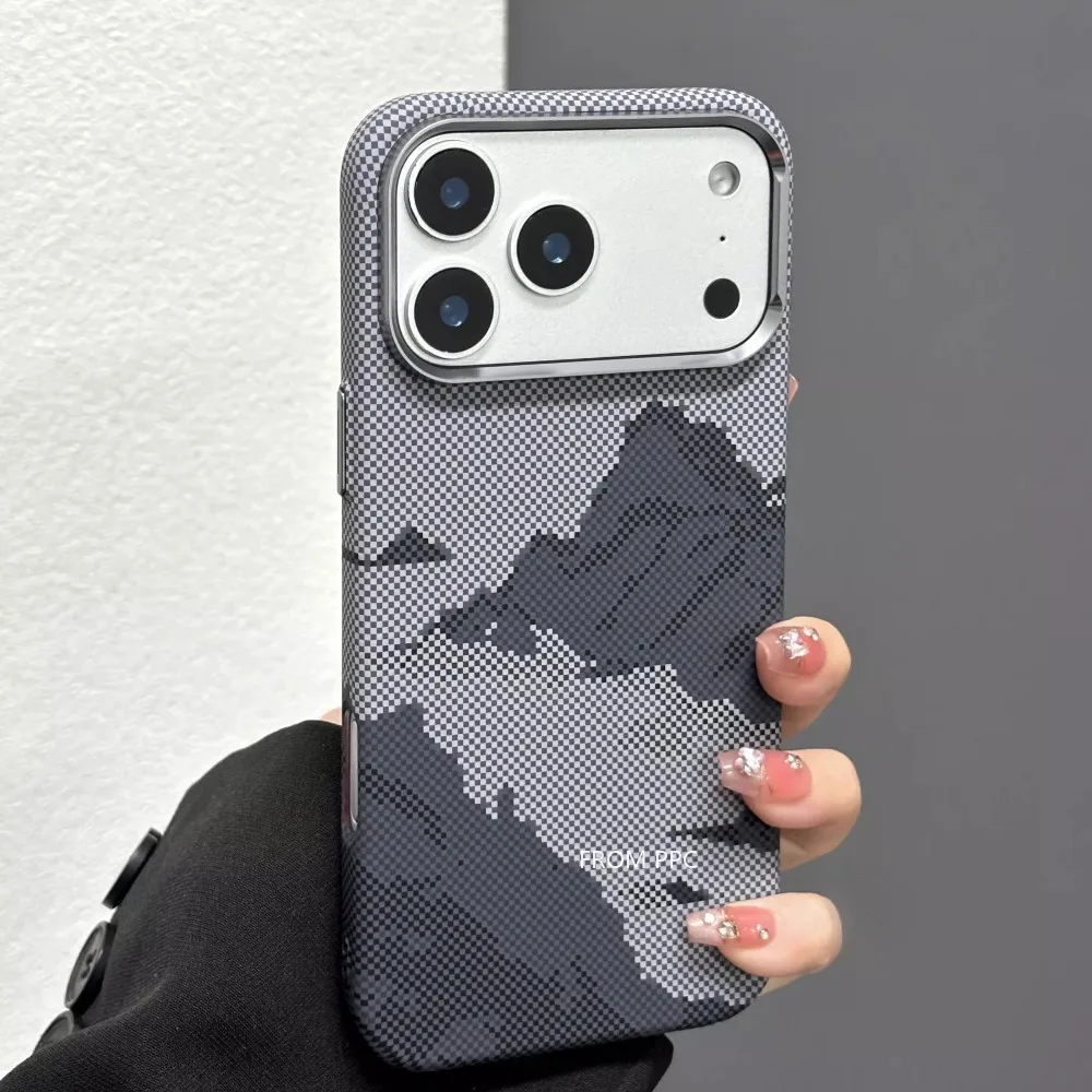 Фото Магнитный чехол Snow Mountain для iPhone 17 Pro Max, твердые магниты из углеродного волокна для ПК в задней крышке, металлический защитный корпус для объектива камеры №2