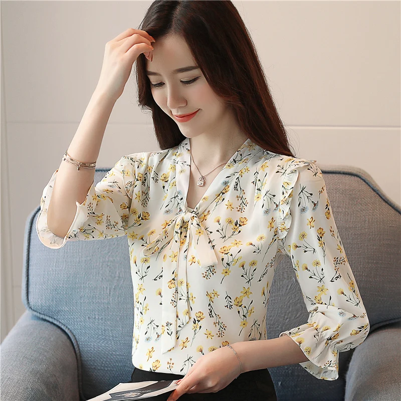 

Women's Shirt Flared Sleeve Chiffon Floral V-Neck Top Female Blouse Blusas