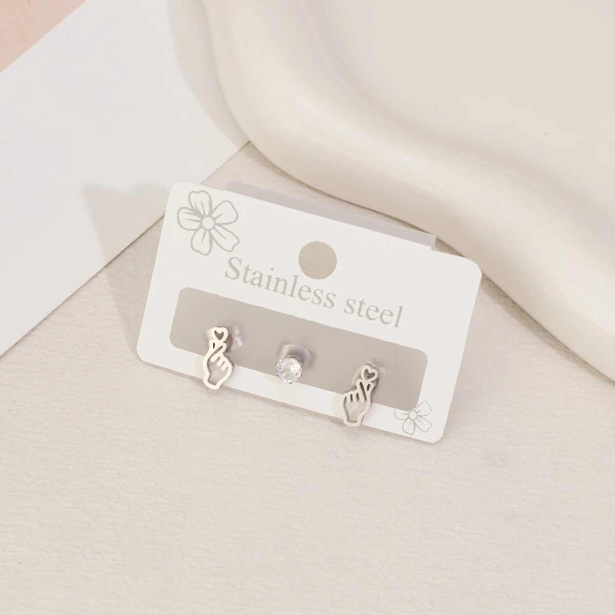 Серьги-гвоздики для ушей в форме сердца позолоченные серьги из нержавеющей стали