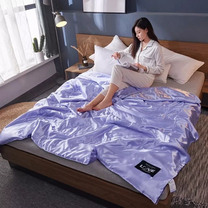 

Luxury Emulation Silk Quilted Quilt Queen High End Spring Summer Satin Quilts Mechanical Wash Soft Comfortable Thin Comforter