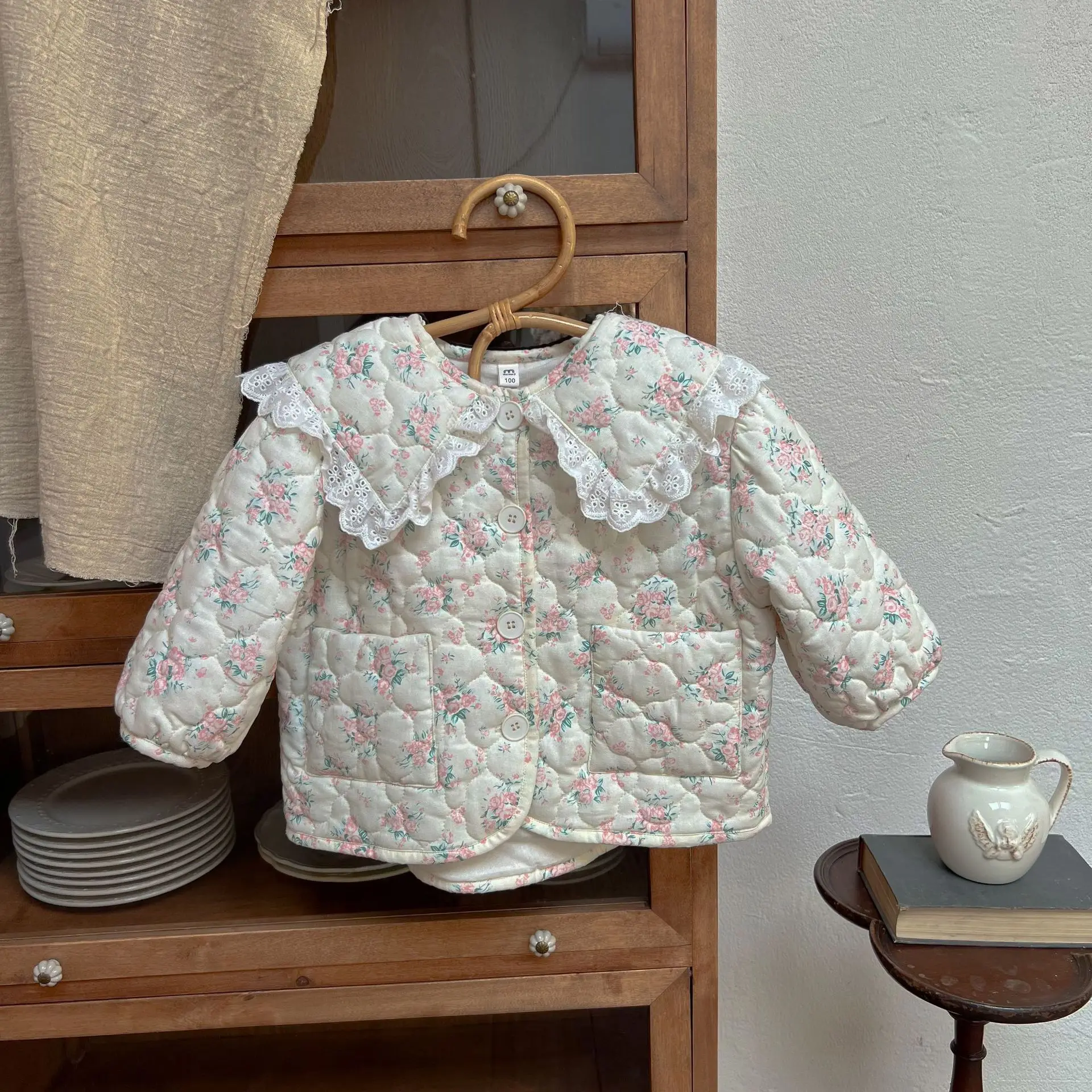 

2022 Winter New Girls Warm Coat Cotton Children Plus Velvet Thick Jacket Cute Flower Print Princess Lace Collar Outerwear Girls