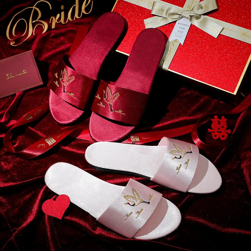 

Embroidery Crane Wedding Bridal Bridesmaid Slippers Satin Female Newlywed Shoes Women Formal Party Slippers Indoor Loungewear