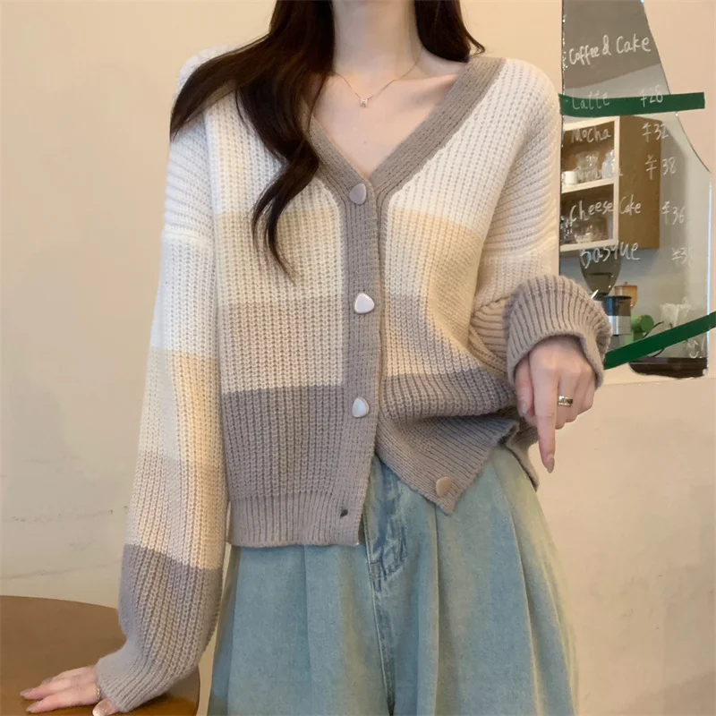 

Универсальный трикотажный женский свитер с V-образным вырезом на весну и осень, новинка 2023, облегающий Топ с длинным рукавом и цветными вставками, T28