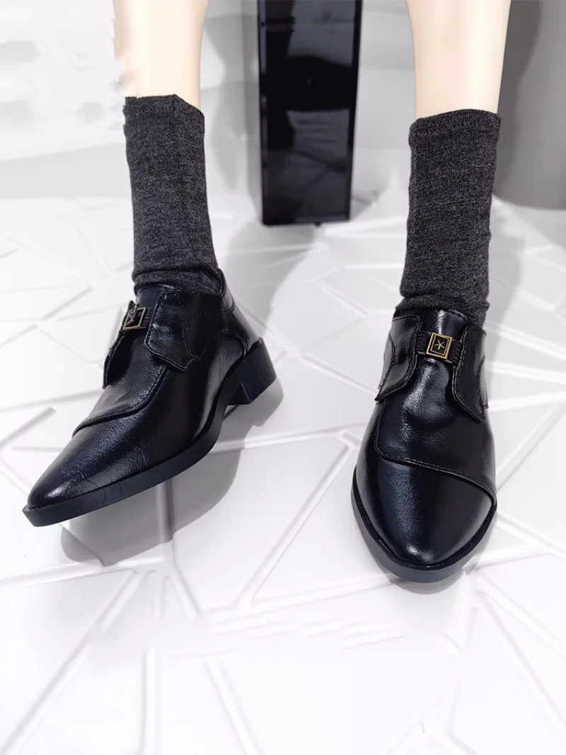 Лакированные полиуретановые туфли для кукол DK75