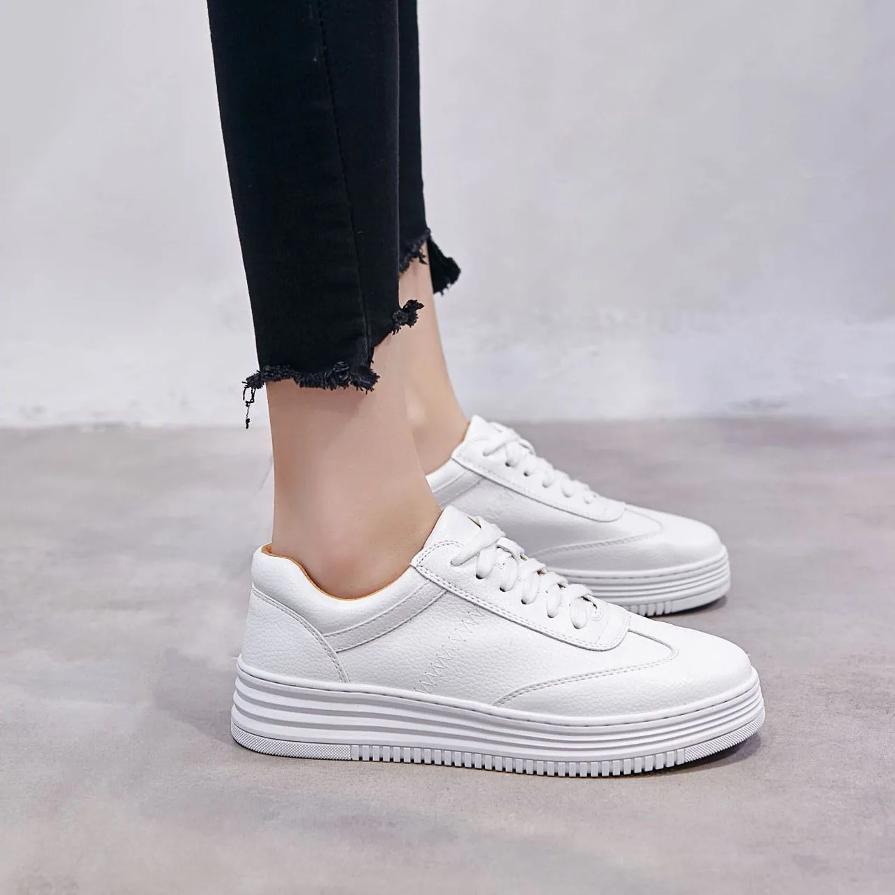 

Женские кроссовки на платформе Comemore, Белые Повседневные кроссовки на плоской подошве, большие размеры 34 43, весна-лето 2022