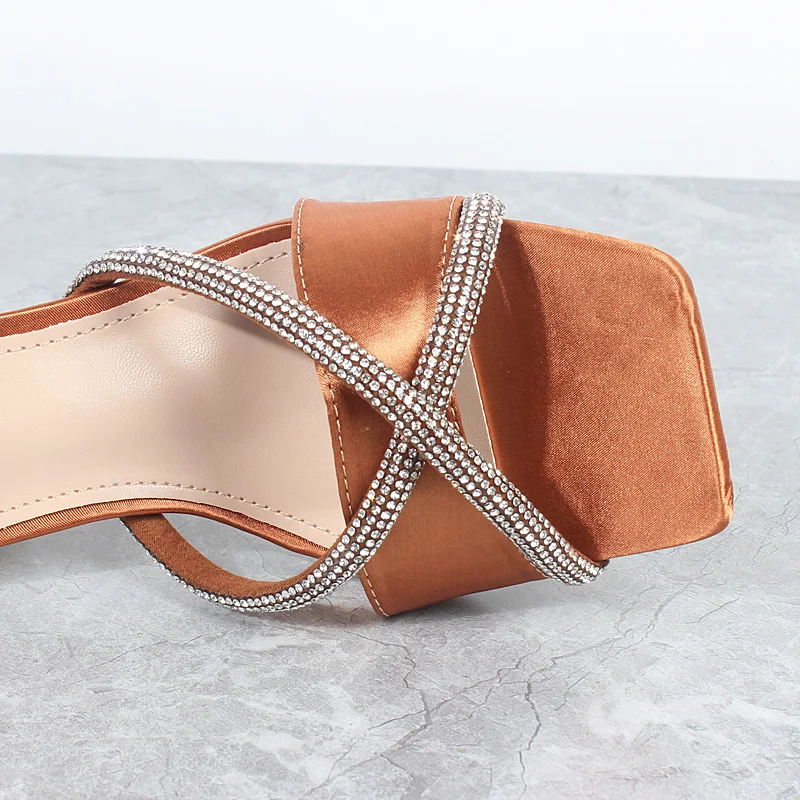 Женская обувь новинка 2024 летние шелковые сандалии на высоком каблуке с