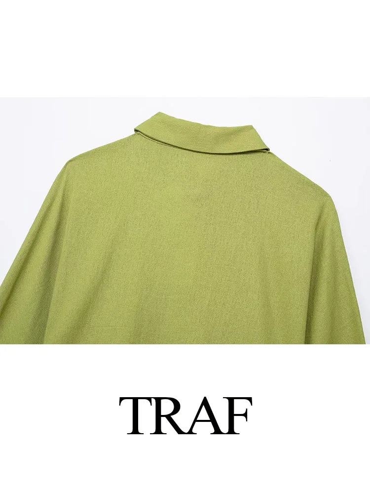 Блузка женская однотонная с рукавом три четверти и разрезом на подоле