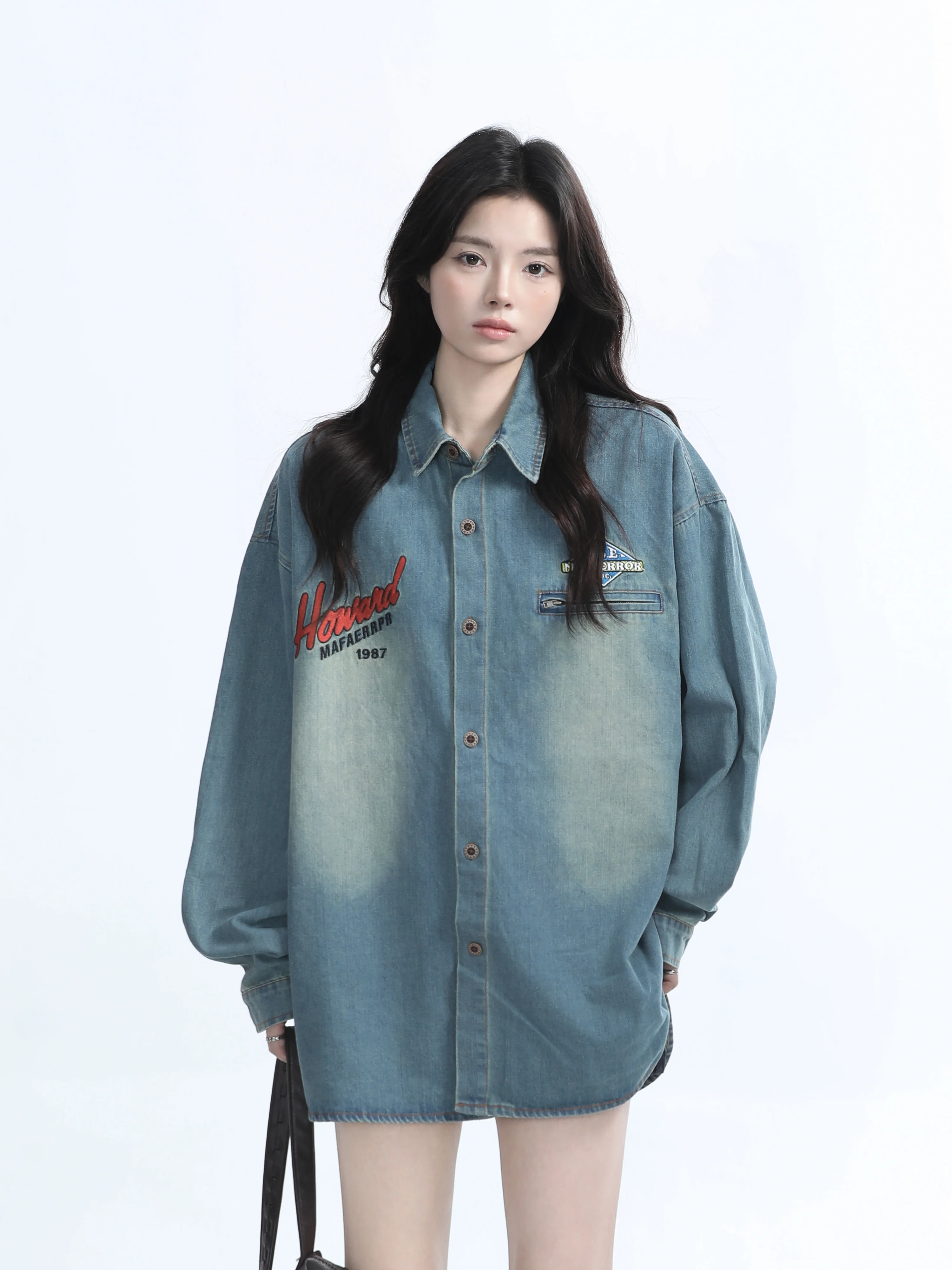 [Sitting in the Mountains] American Street Embroidery Demin shirt Women Design Sense Autumn Loose Long sleeve Shirt |