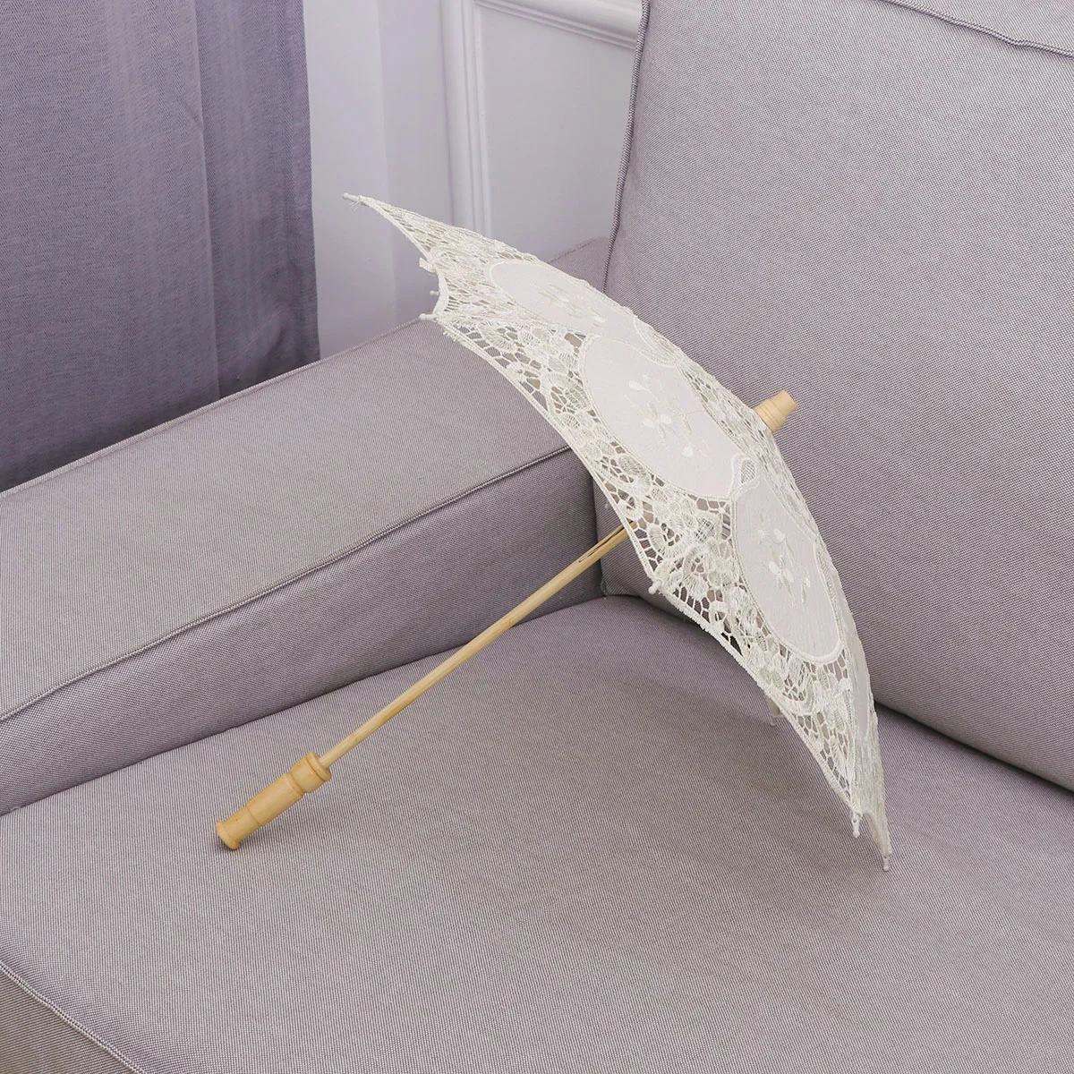 

STOBOK Wedding Embroidery Cotton Craft Photography Prop with Vintage Wood Handle for Wedding Bridal Props Decor ( Beige )