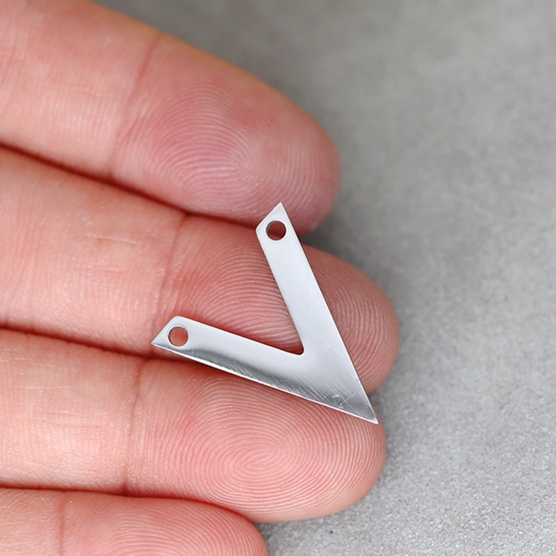 

3 шт. DIY винтажное Ожерелье Браслеты V-образная Подвеска из нержавеющей стали водонепроницаемый кулон для изготовления ювелирных изделий женское ремесло ручной работы