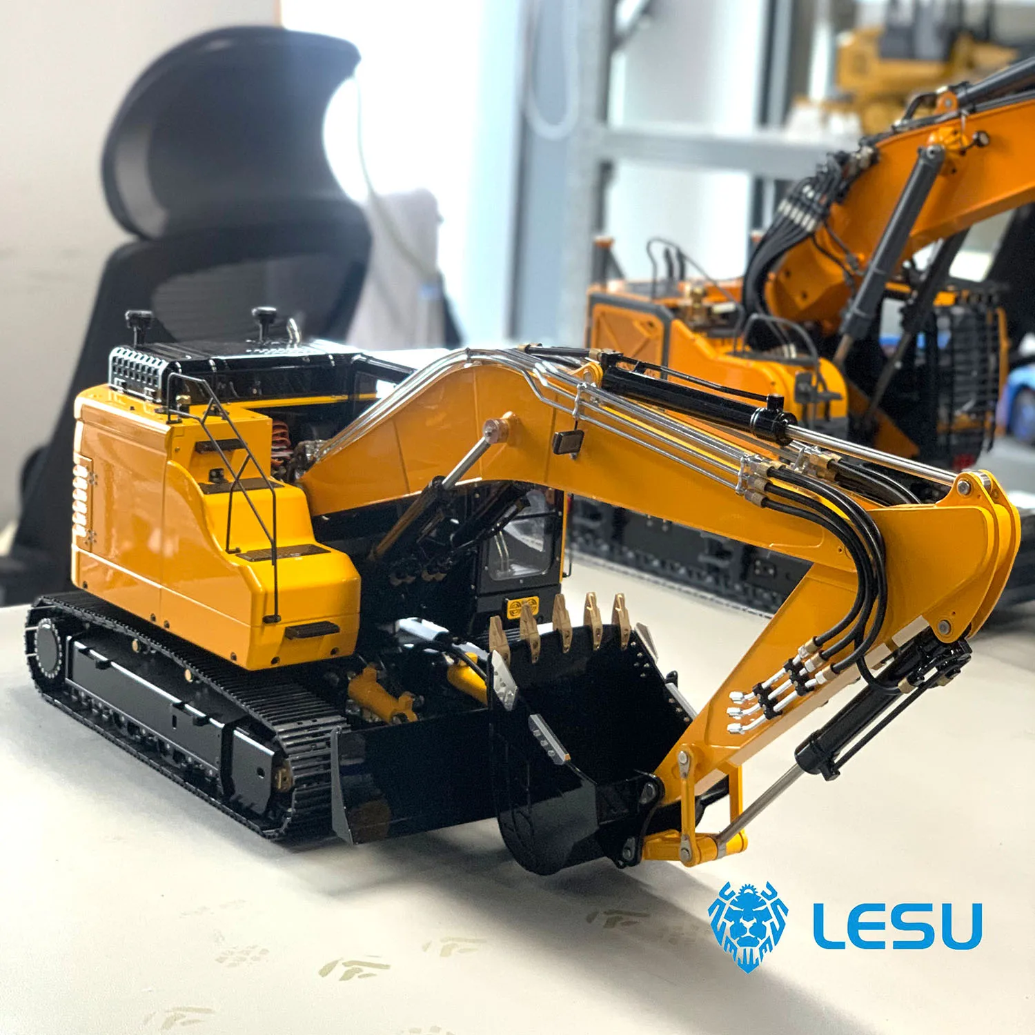 

LESU 1/14 PC360 RC гидравлический экскаватор, металлический желтый гусеничный экскаватор, электронный двигатель