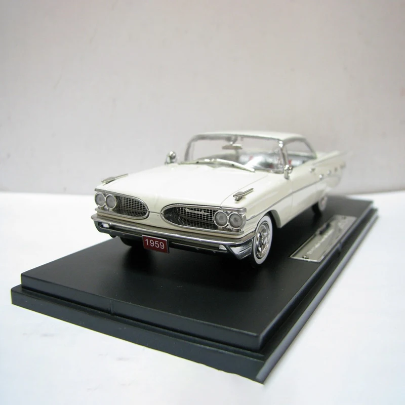 Модель автомобиля из сплава GFCC 1:43