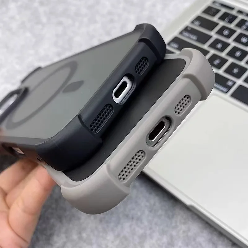 Фото Магнитный роскошный матовый противоударный чехол для iPhone 15 14 13 12 11 16 17 Pro Max с беспроводной зарядкой и поддержкой MagSafe №4