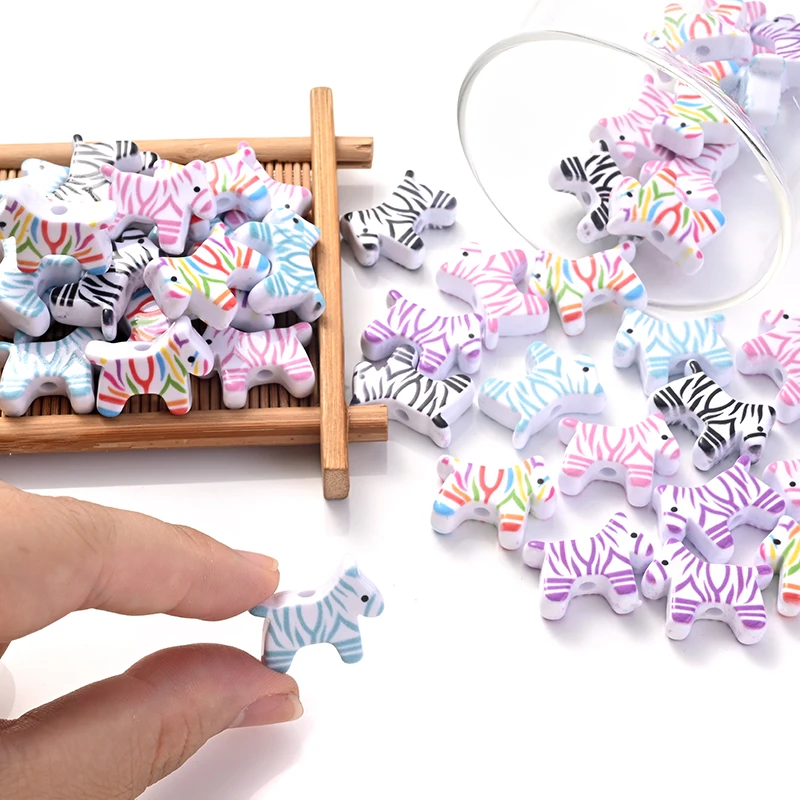 10 шт. акриловые бусины в виде зебры 17 х22 мм