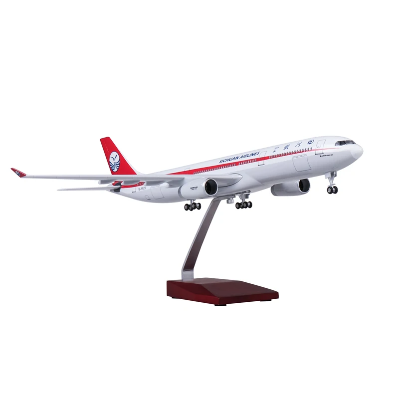 Модель самолета из полимерного материала A330 для пассажирских летательных