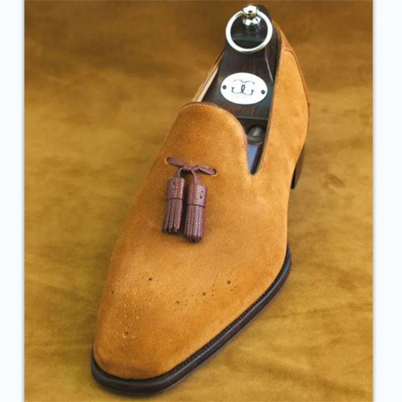 

2022 Loafers Men Shoes Faux Suede Brown Classic Wedding Banquet Cutout Fringe Fashion Dress Shoes Zapatillas Hombre KP766