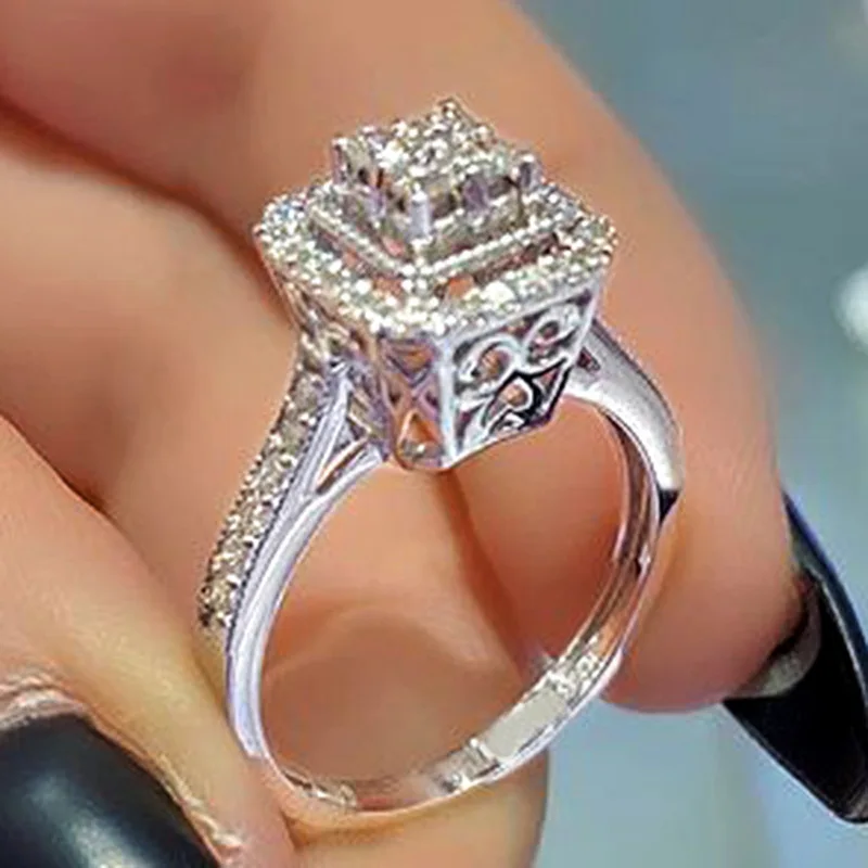 

New 2022 Luxury Fashion Inlaid Zircon Rings Openwork Pattern Ring Jewelry for Women Engagement Party Jewelry