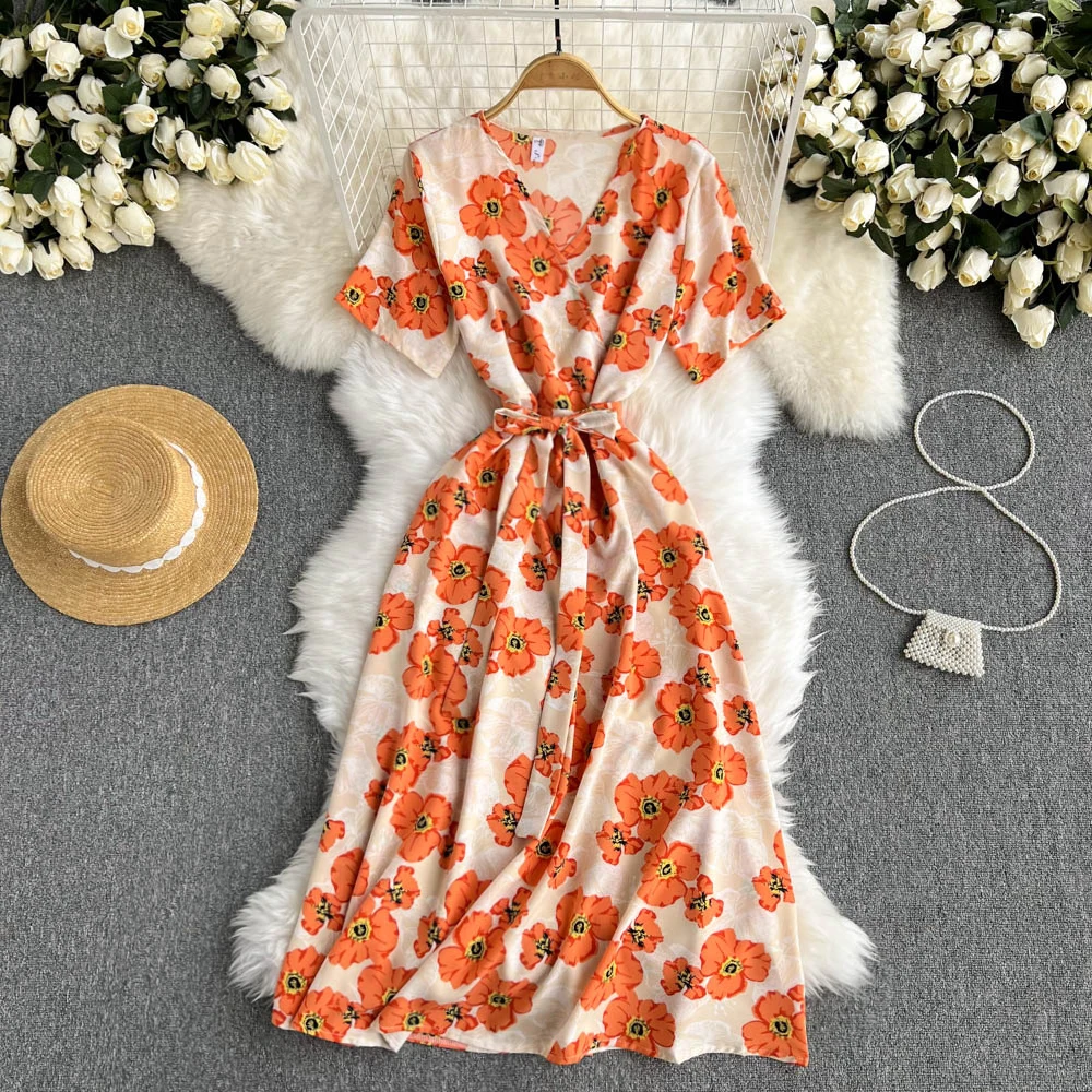 

French Romantic Dress Summer New Temperament V-neck Tie Waist and Thin Mid-length Floral Bellflower Dress