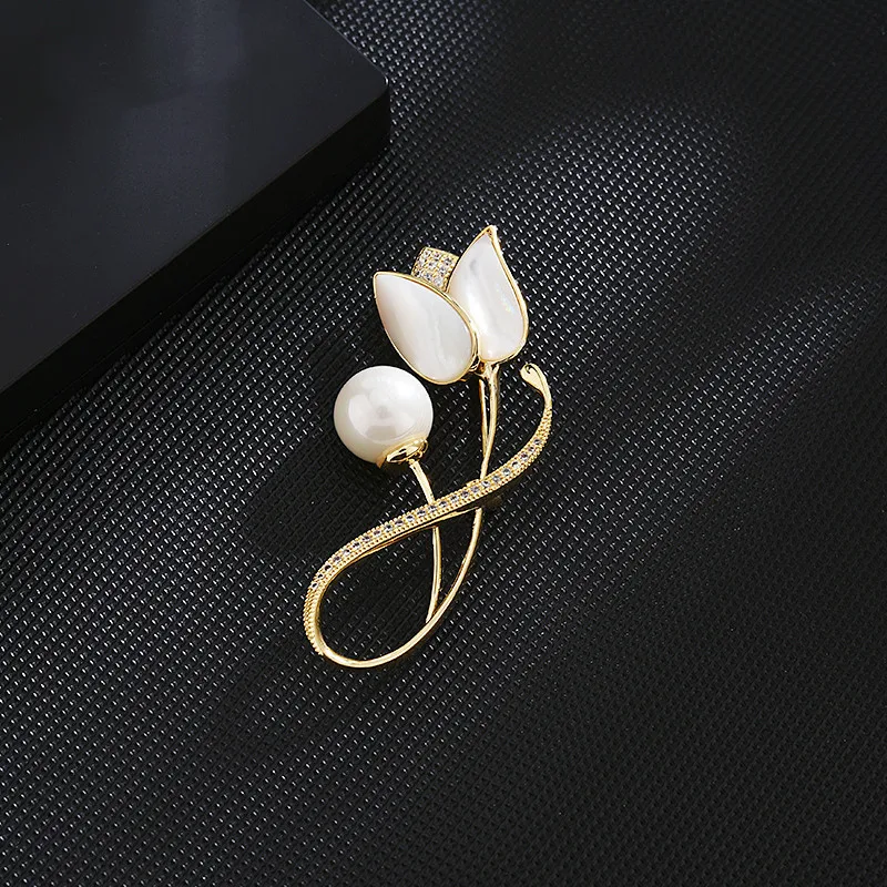 Эмалевые броши в виде тюльпанов