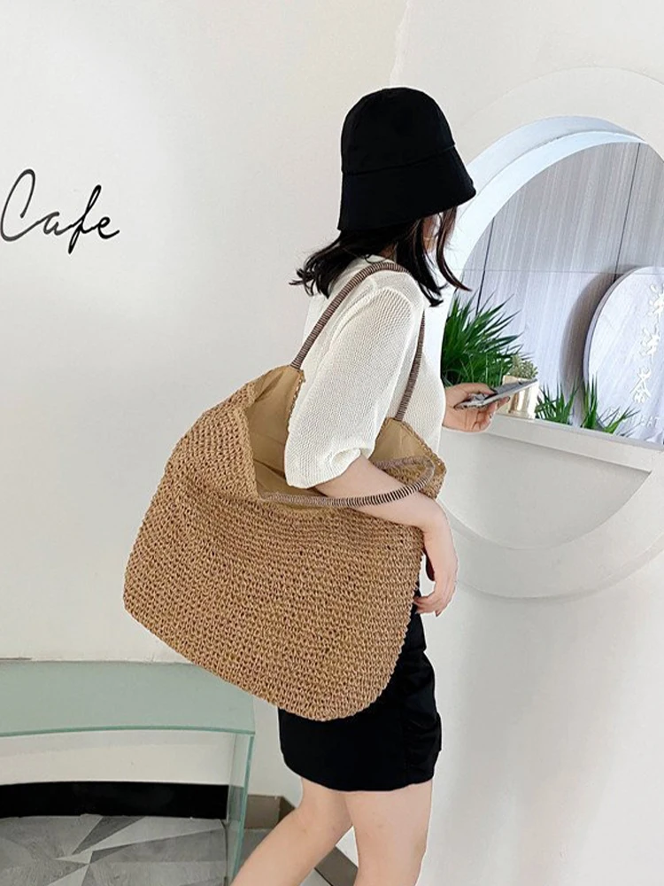 2023 New Beach Knitting Straw Bag Luxury Designer Large Capacity Hollow Out Travel Tote Handbag Unique Square Shoulder Bag Woman