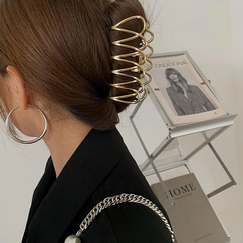 

2023 New Women Metal Hair Claw Gold Silver Hollow Geometric Hair Clips Elegant Headband Vintage Hairpin Fashion Hair Accessories