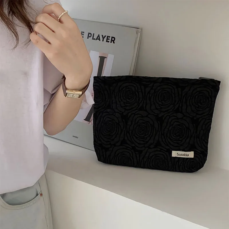 

Women's Makeup Bags Organizers French Retro Jacquard Rose Cosmetic Bag Ladies Clutch Mobile Phone Cosmetics Storage Wallet Bag
