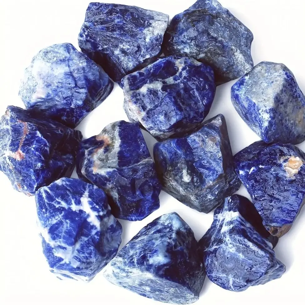 Синий содалит, необработанный камень