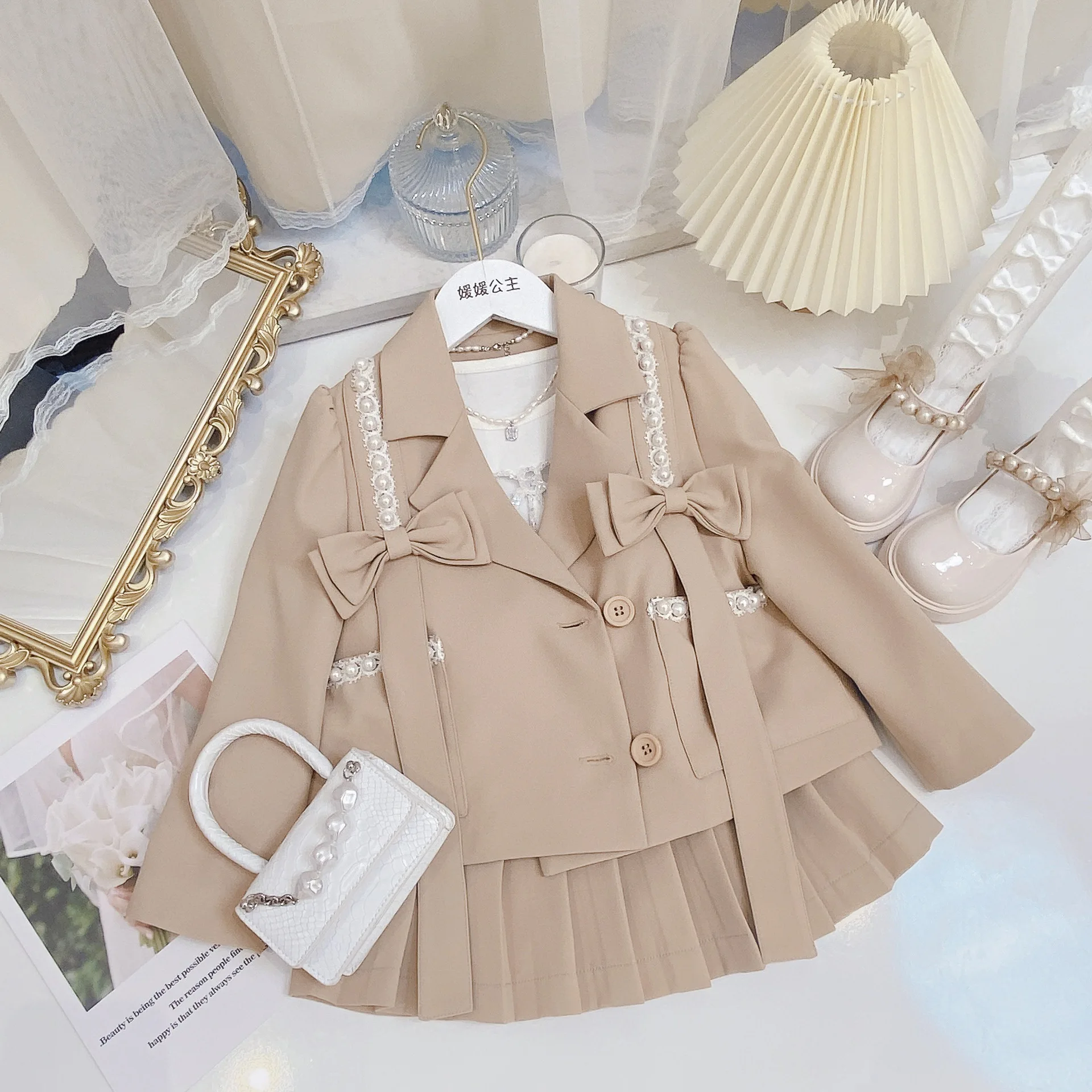 

Комплект одежды для девочек 4 лет, милый модный пиджак и юбка, винтажный наряд для принцесс, на весну и осень