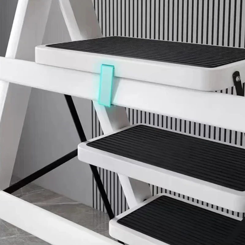 Zagęszczające stołki schodkowe do wnętrz Składane kompaktowe drabiny kuchenne na poddaszu dachu Agility White Escalera Przyjemne meble domowe