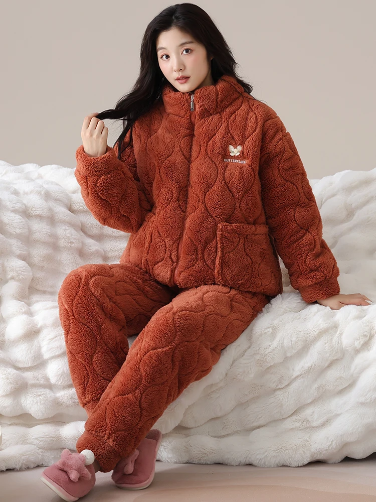 Пижамы осенне-зимние женские из кораллового флиса трехслойная стеганая