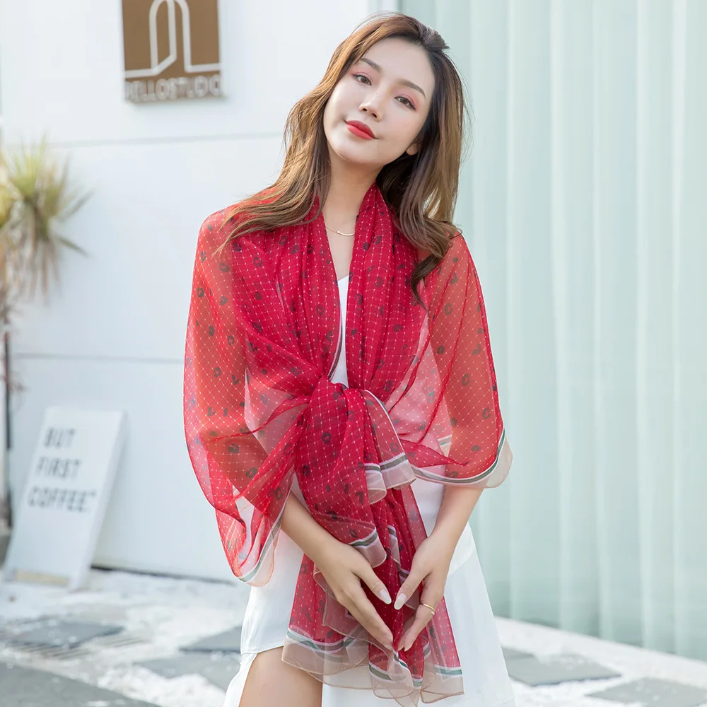 

Summer Women Scarf Lotus Print Beach Sunscreen Shawl Chiffon Scarves Travel Lrage Bandana Blend Gradient Luxury Lady Muslim Wrap