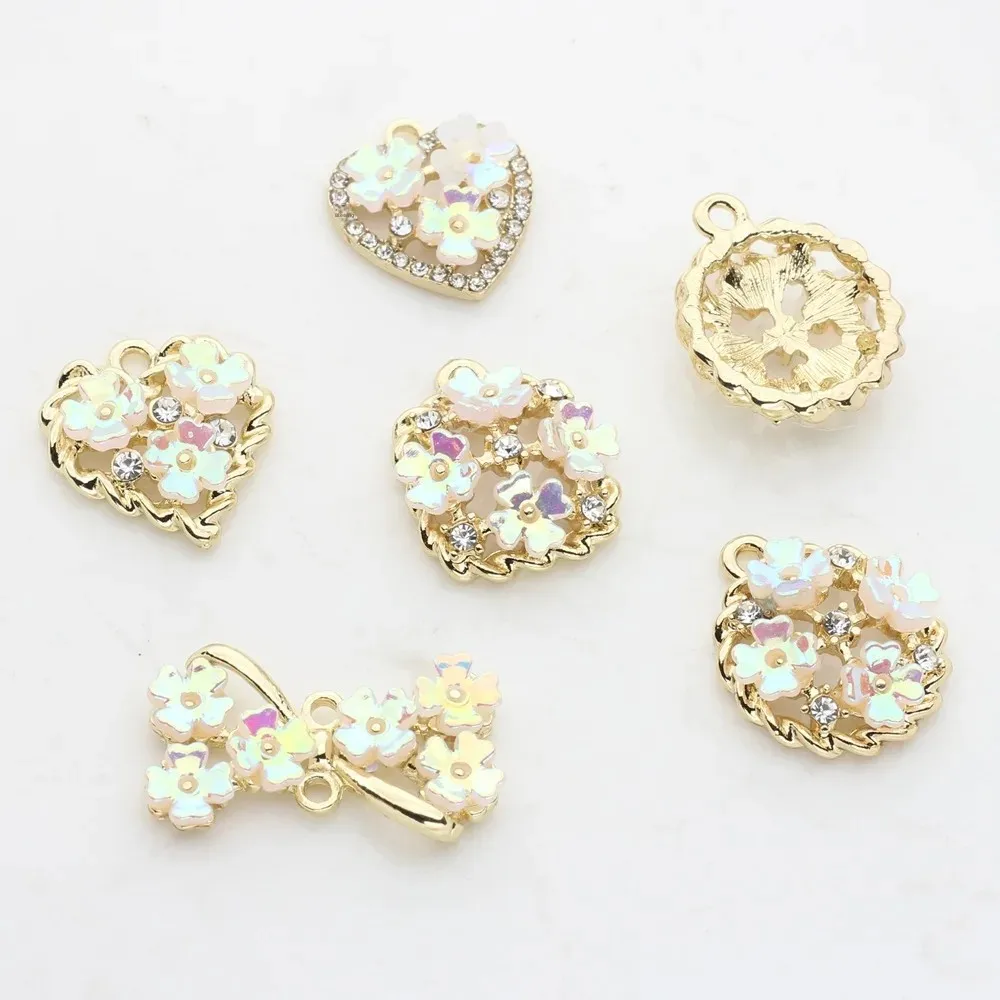 Подвеска в виде цветка и сердца из сплава