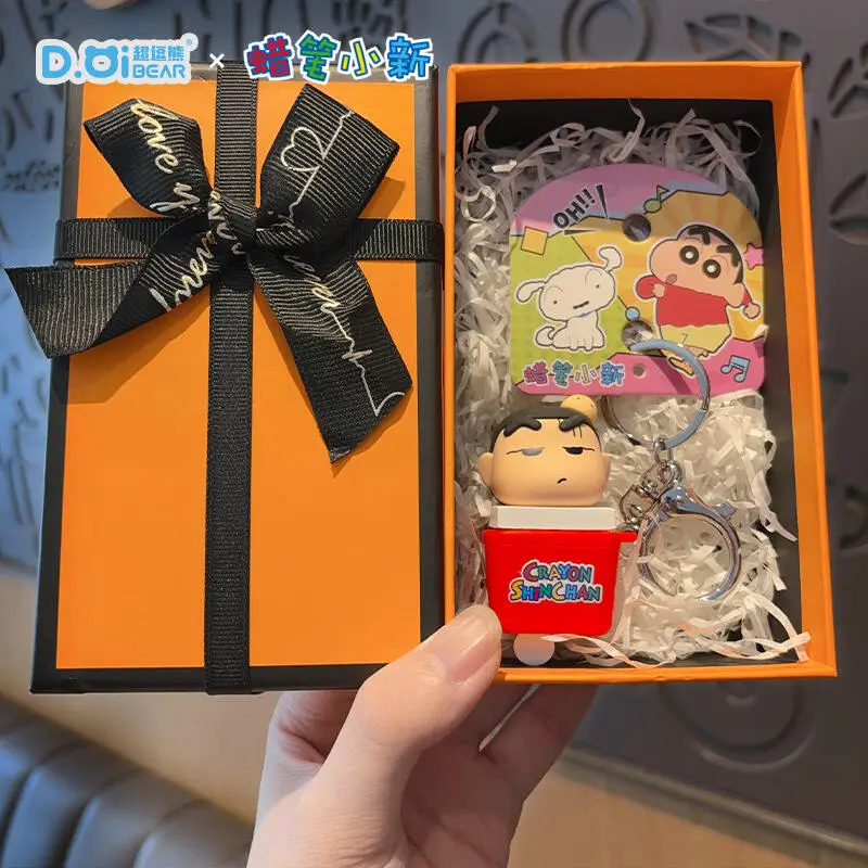 Фото Брелок-подвеска Crayon Shin Chan в виде деревянной рыбки с кнопкой, забавная игрушка-антистресс, милая кукла-подвеска для сумки, креативное украшение для повседневного использования №4