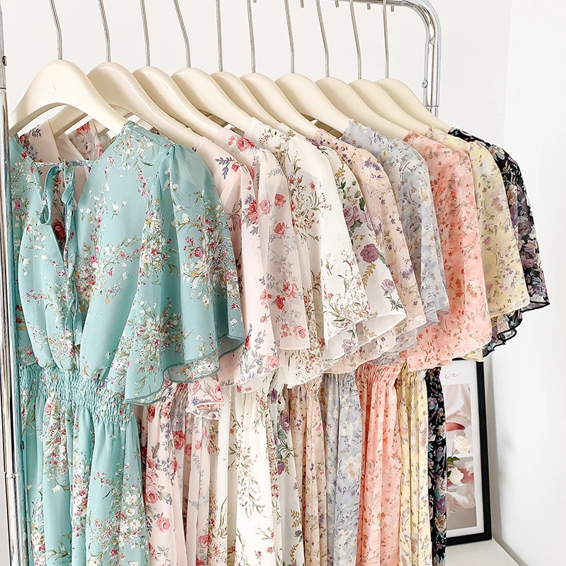 Женское шифоновое платье-трапеция с цветочным принтом V-образным вырезом и