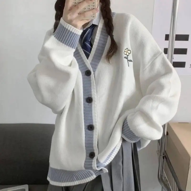 

Японский Школьный базовый свитер для женщин осень кавайная Вышивка V-образный вырез Свободный вязаный кардиган в стиле преппи форма JK Коспл...