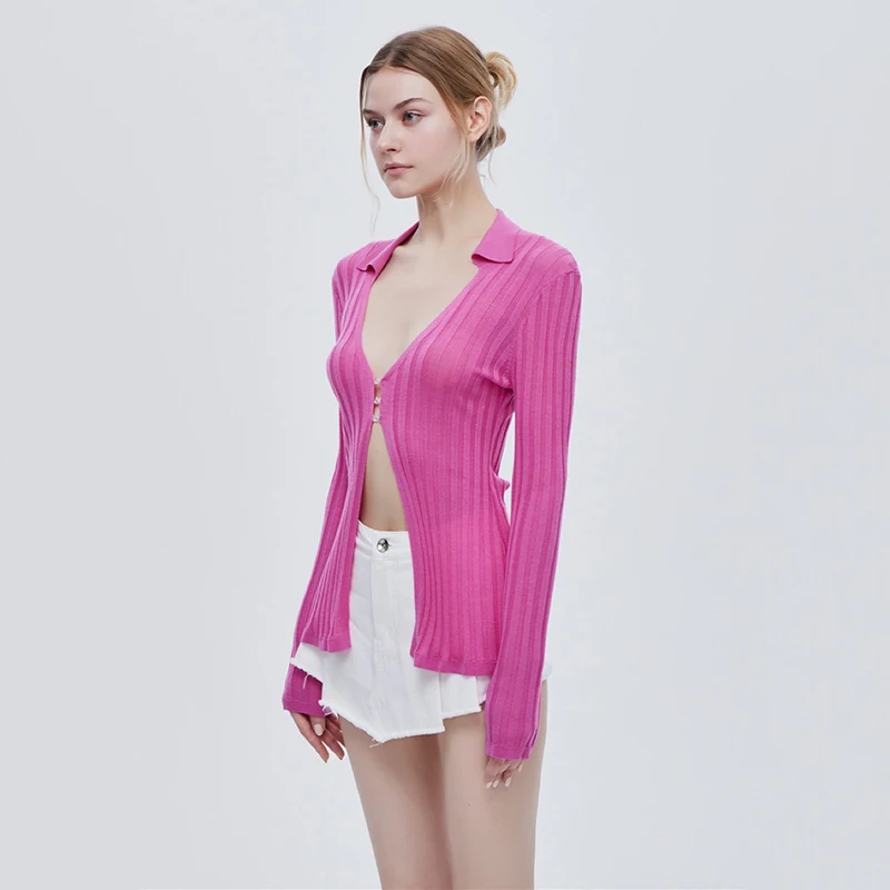

2022 early autumn niche design rose red long-sleeved knitted sweater drill button V-neck slim knitted cardigan women's top