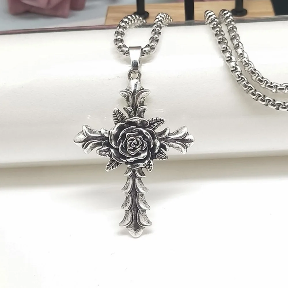 

Ожерелье-крест из нержавеющей стали в виде Розы