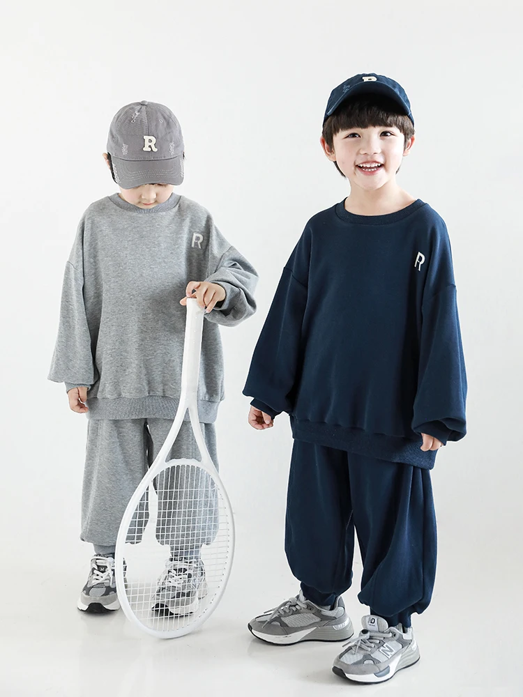 

2022 Boys' Simple Casual Sweater Suit New Spring Embroidered Top Threaded Trousers Two-piece Set