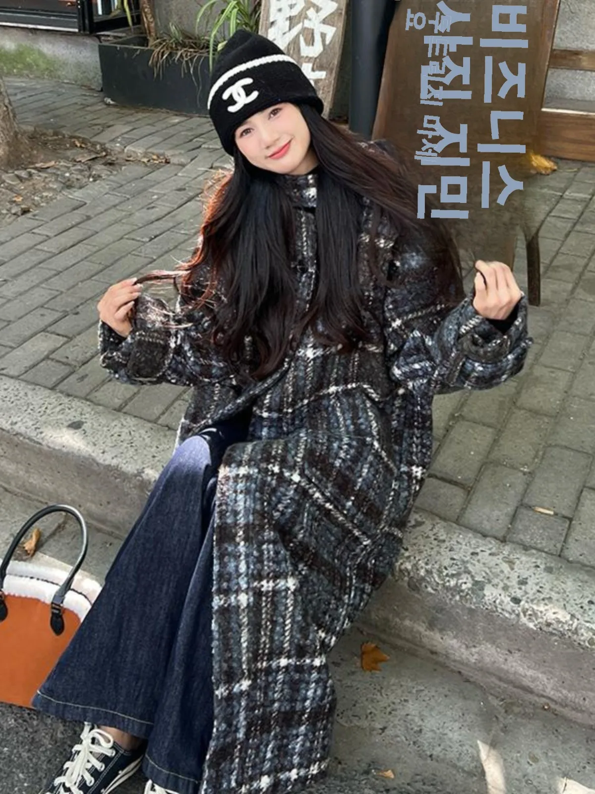 Женский дафлкот в клетку контрастного цвета стиле ретро новинка 2024 корейская