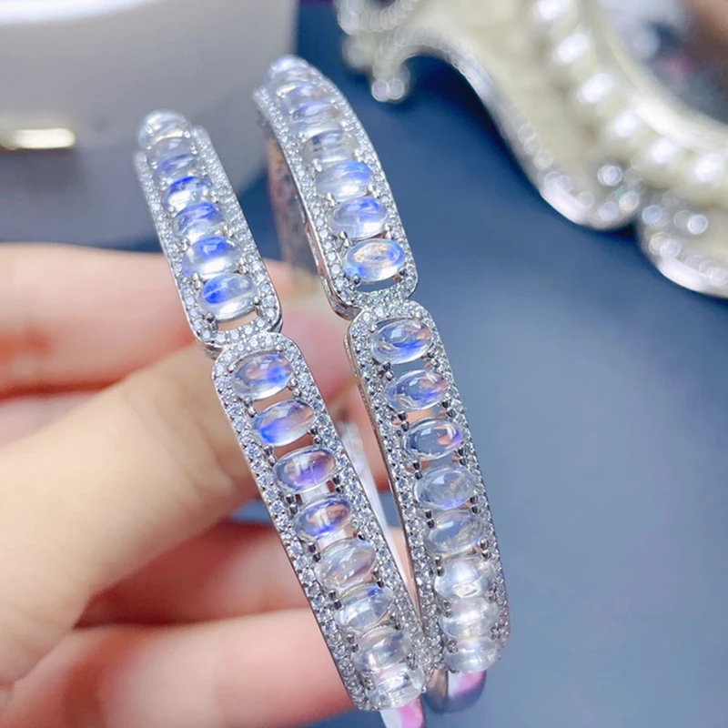 Женский браслет из серебра 925 пробы с натуральным лунным камнем