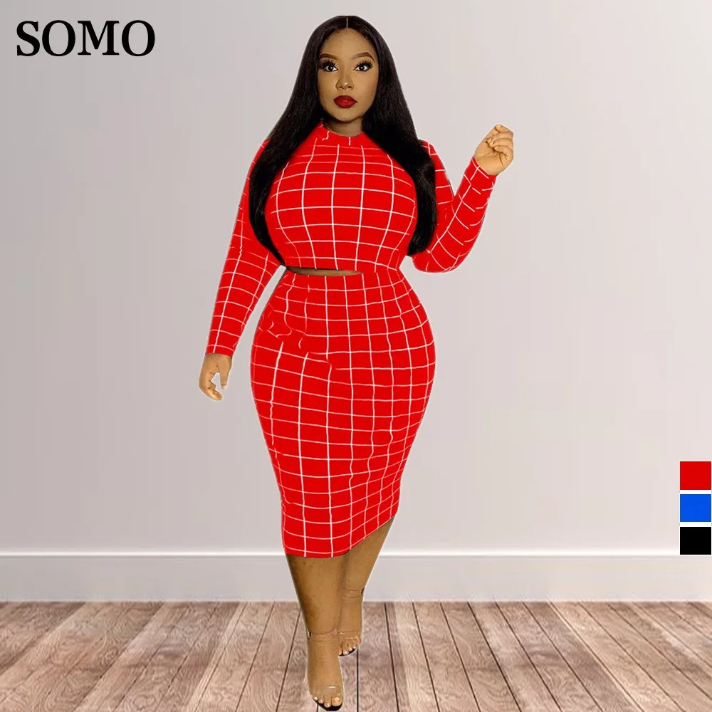 

Женский костюм из двух предметов, короткий топ и юбка средней длины