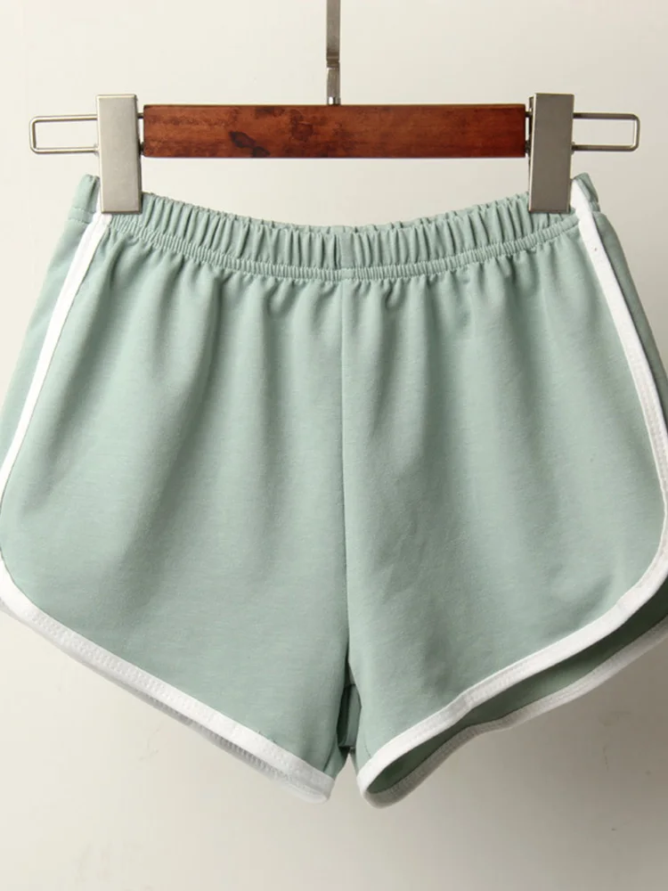 Спортивные шорты женские лето 2024 новые узкие ярких цветов повседневные с