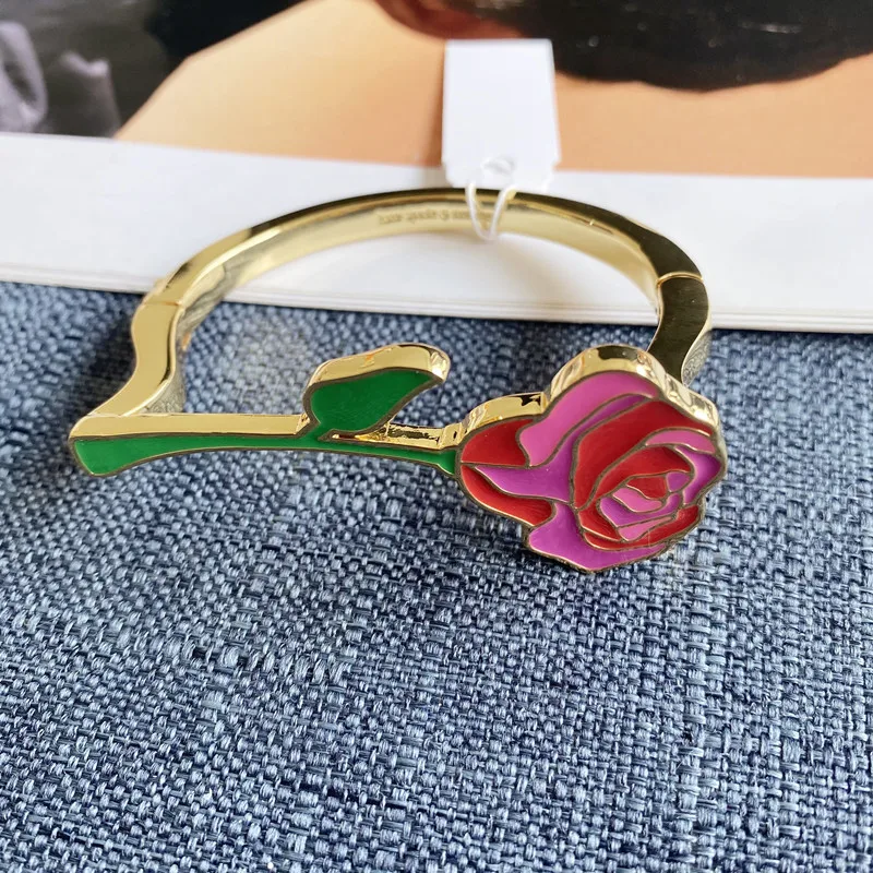 

Пасторальный золотистый толстый текстурный эмалированный браслет с зелеными листьями розы с открытым концом