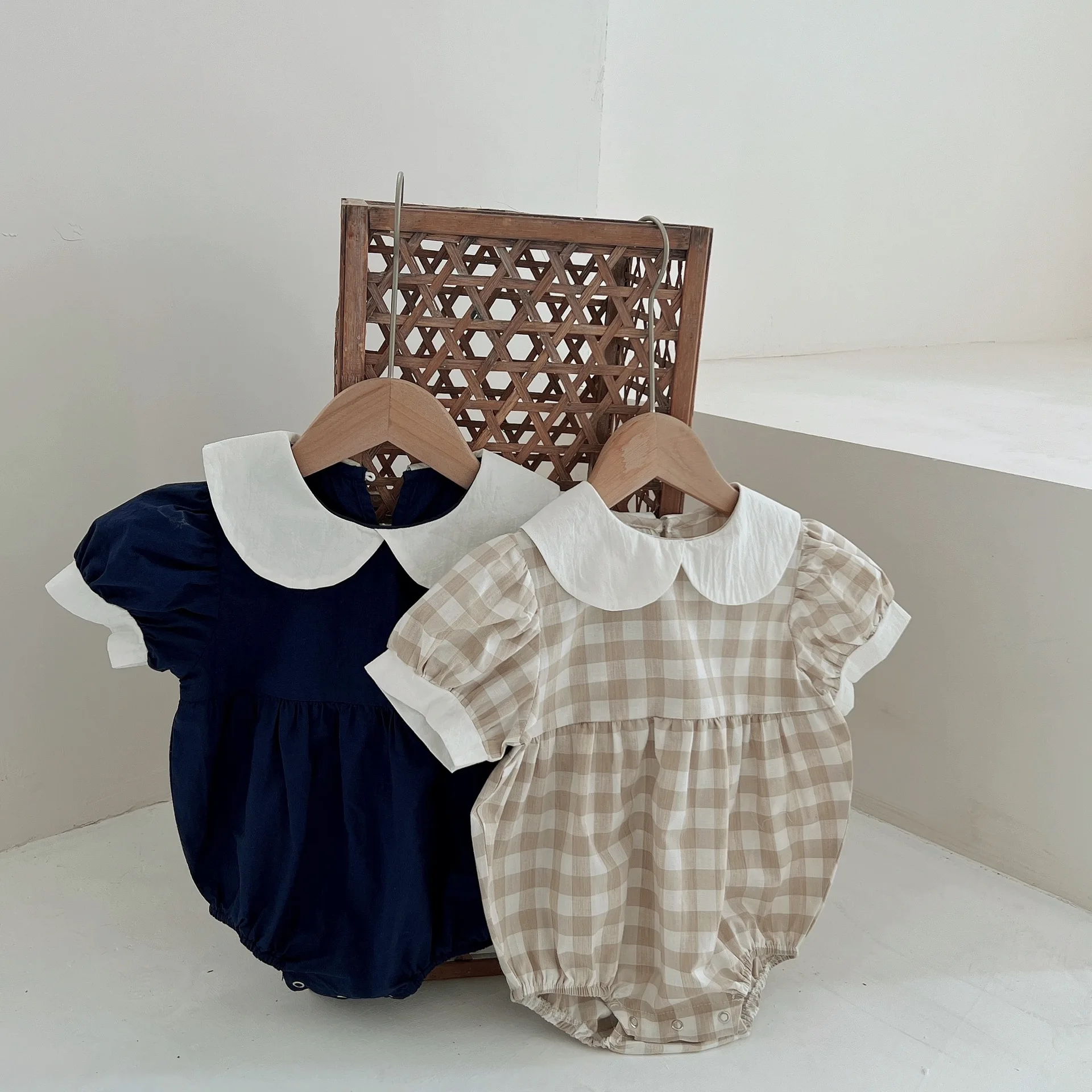 

KOKI Girl Baby Bodysuits Korean Cute Sweet Turn Down Collar Short Sleeve Plaid Lovely Romper Jumpsuit Newborn Clothes